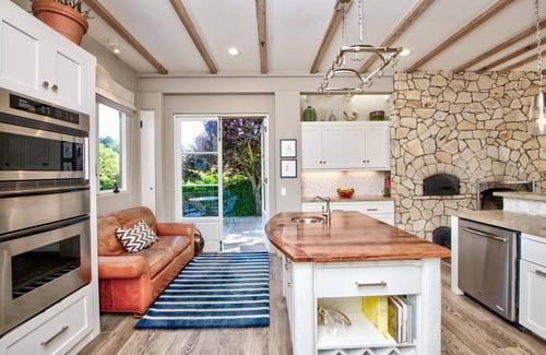 Strawberry House | Private Mediterranean home in Mill Valley w/ views