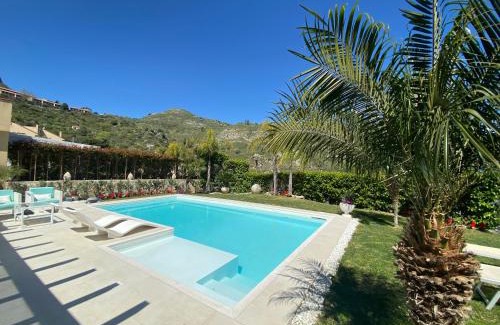 Taormina Villa | Private modern villa in Taormina