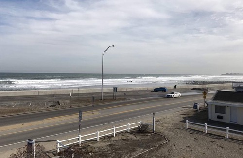 Hampton Apartment | Private Motel Room at North Beach! Walk across the street to the beach!