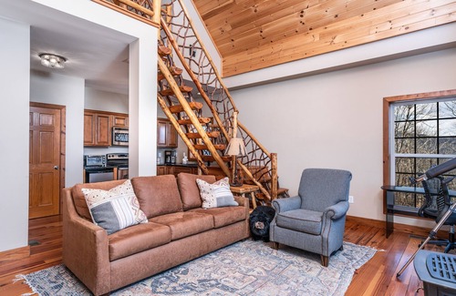 Banner Elk House | Private Mountain Cabin w/Hot Tub, Endless Views, Fireplace, Game Room on 3 acres