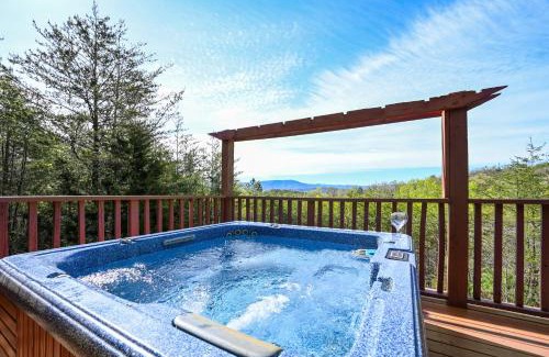 Gatlinburg - Pigeon Forge House | Private Mountain Cabin, hot tub escape in the Smokies, with THE view