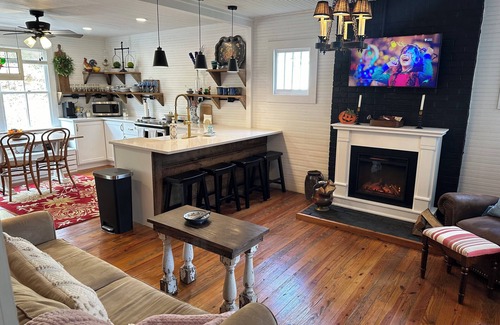 Green Mountain Cottage | Private mountain cottage on 50 pristine acres in the Blue Ridge Mountains