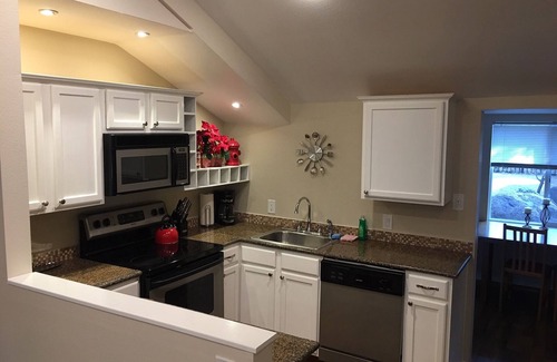 Payson Cottage | Private neighborhood home in Payson - gorgeous getaway with in town convenience!