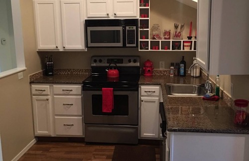 Payson Cottage | Private neighborhood home in Payson - gorgeous getaway with in town convenience!