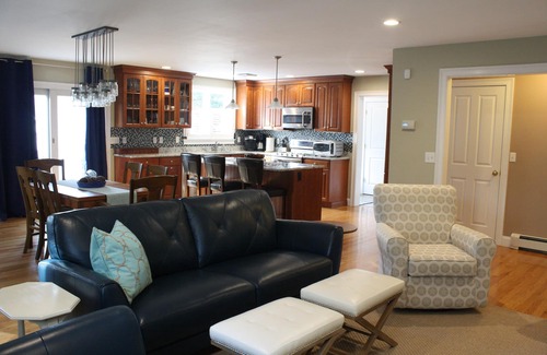 Centerville House | PRIVATE OASIS:4min CraigvilleBch-AC-FirePit-OutdoorShower-BeachPass-bikes-kayaks
