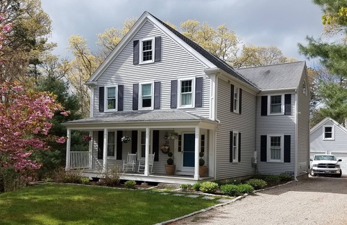 Centerville House | PRIVATE OASIS:4min CraigvilleBch-AC-FirePit-OutdoorShower-BeachPass-bikes-kayaks
