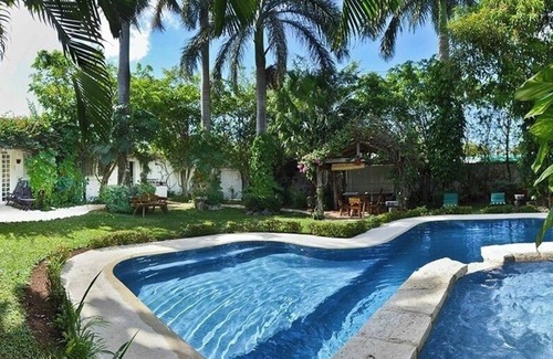 Colonia Centro House | Private Oasis - Luxury 3BR/3BA Villa with Garden and Pool