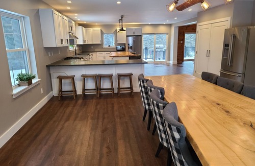 Hillsgrove Cabin | Private Outdoor Escape on Bear Mountain