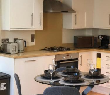 Newington Apartment | Private Parking 2 Bed 2 bath