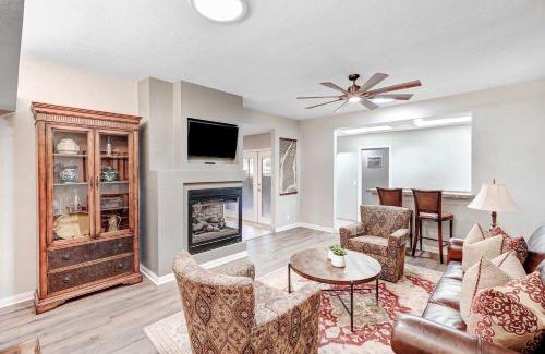 Palm Desert Apartment | Private Patio and Shared Pool Palm Desert Condo!