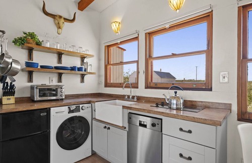 Joshua Tree Apartment | Private Peaceful Cabin in North Joshua Tree With Hot Tub