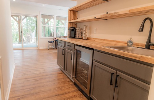 Townsend Cottage | Private Peaceful Side Retreat with Hot Tub - Minutes from Smoky Mountain Park!