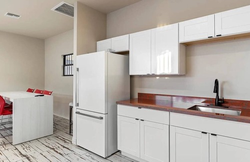 Desert View Village House | Private Pickleball Court, Pool heat, Spa & Fire Pit +
