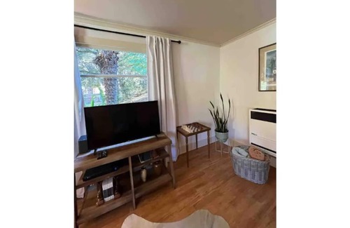 Salinas Cottage | Private Picturesque Cottage in Carmel Valley