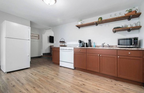 Michigan City Apartment | Private & Plush Retreat Great Location!