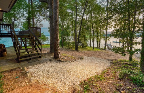 Chapin House | Private Point Paradise -3 Bedroom 2 Bath-Big Water-Bridge to Island-Dock - Ramp