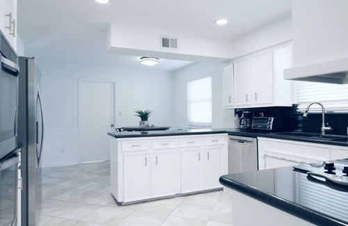 Houston House | Private POOL, 4 bedrooms 2.5 baths Furnished Home near MD Anderson