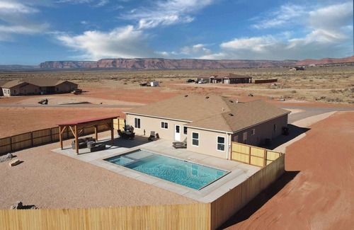 Kanab House | Private Pool and Hot Tub at Kanab Luxury Home with Incredible Sunset Views and S