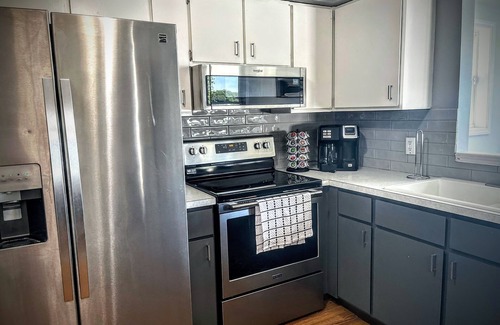 Birch Run Township House | Private Pool and Hot Tub Close to Frankenmuth
