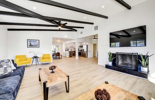 Palm Springs House | Private Pool and Spa Stylish Palm Springs Home!