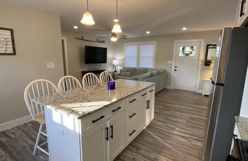 Villas House | Private pool and yard with a king primary suite - linens & towels included!