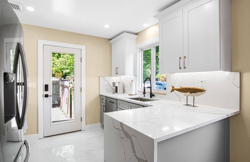 Hampton Bays House | Private Pool, Close to Beaches, Shops, Restaurants, bars, and markets