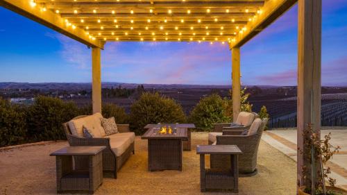 Paso Robles House | Private Pool Firepit Wine Room Near Top Paso Wineries Devi Ranch