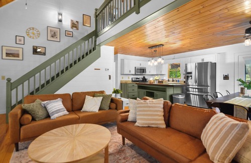 Ellijay Cabin | Private Pool, Hot Tub Wifi, Pets w/fee, Games, Fenced