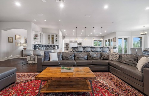 The Madrones House | Private Pool + Incredible Views - Paisley Place