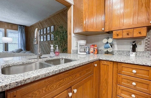 Babcock North House | Private Pool & Mins to UTSA - Spring Lark Oasis