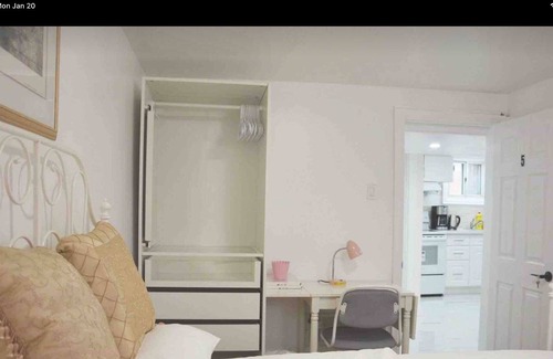 Norseman Heights House | Private Queen bed near Islington Subway stn