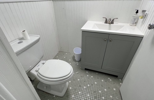 Northeast Philadelphia Condo | Private Quiet Apartment in Gated Community Close to River and Transportation