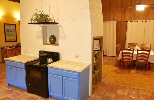 Helotes House | PRIVATE, RELAXING , AND A UNIQUE HOME EXPERIENCE