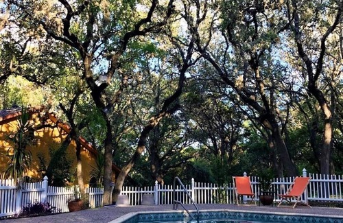 Helotes House | PRIVATE, RELAXING , AND A UNIQUE HOME EXPERIENCE