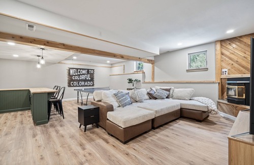 Bailey House | Private Retreat Hot Tub MTN Views Treehouse Hikes Pet Friendly WiFi200+ Games