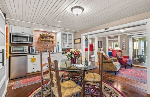 Canyon Lake House | Private romantic lodgings located in wine cellar overlooking Canyon Lake