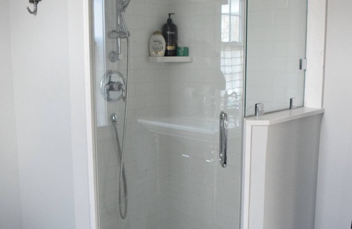 Stonington Bed & Breakfast | Private Room A at Dragonfly Inn