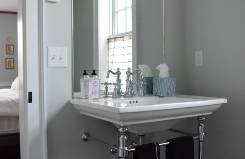 Stonington Bed & Breakfast | Private Room A at Dragonfly Inn