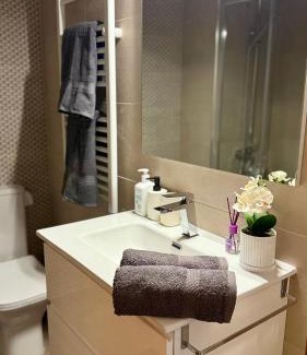 Reyes Huertas Apartment | Private Room & Bath near Old Town