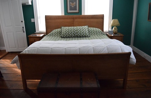Stonington Bed & Breakfast | Private Room C at Dragonfly Inn