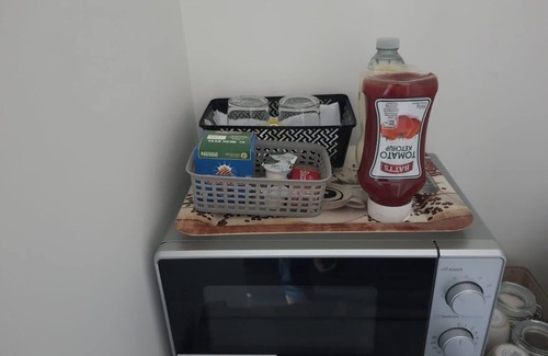 Erdington House | Private Room - Ensuite Bathroom - Free Parking