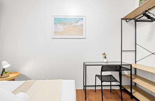 Gordon House | Private Room in Gordon near Train & Bus