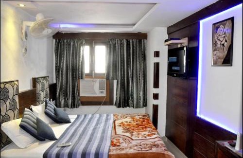 Paharganj Apartment | Private Room in Hotel Anoop, Paharganj