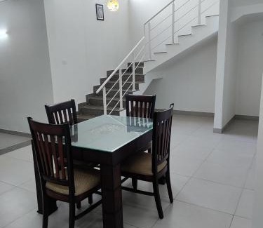 Malur House | Private room in villa