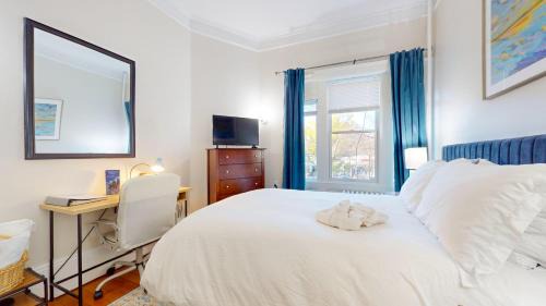 Coolidge Corner South Side Apartment | Private Room, Walk To Hosp, Fenway, Bu, Transport