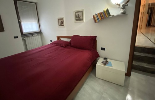 Certosa Apartment | Private room with bathroom, tv streaming room and beautiful terrace - Milan