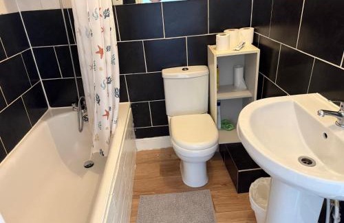 Avonmouth House | Private Room with Ensuite 7