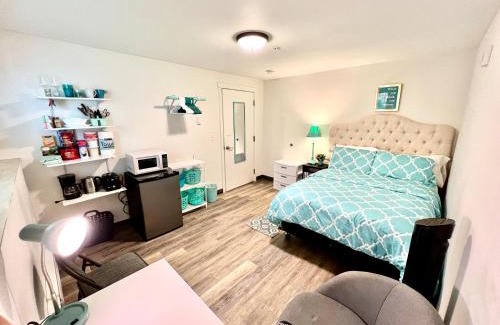 University District Apartment | Private Room with Shared Bathroom on the 1st Floor 10 minutes walk to University of Washington