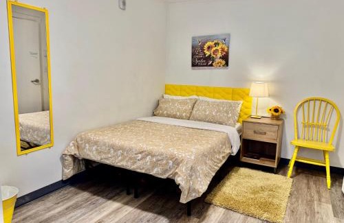 University District Apartment | Private Room with Shared Bathroom on the 1st Floor 10 minutes Walk to University of Washington
