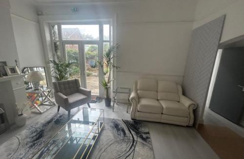 Liverpool House | Private rooms 10-20 mins central